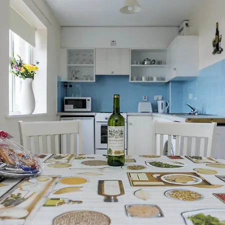 Marine Court Sea View דירה