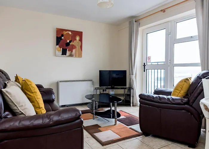 Marine Court Sea View דירה בונדוראן